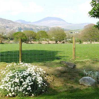 Cefn Uchaf Guesthouse Garndolbenmaen Екстериор снимка