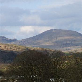 Cefn Uchaf Guesthouse Garndolbenmaen Екстериор снимка