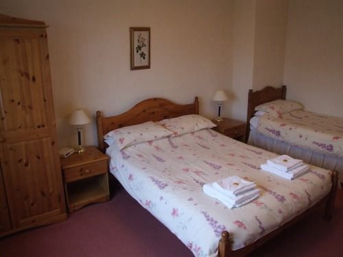 Cefn Uchaf Guesthouse Garndolbenmaen Екстериор снимка